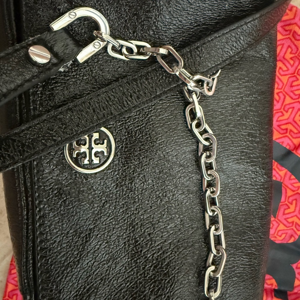 Tory Burch Black Leather Bag with Silver Chain - Picture 3 of 5
